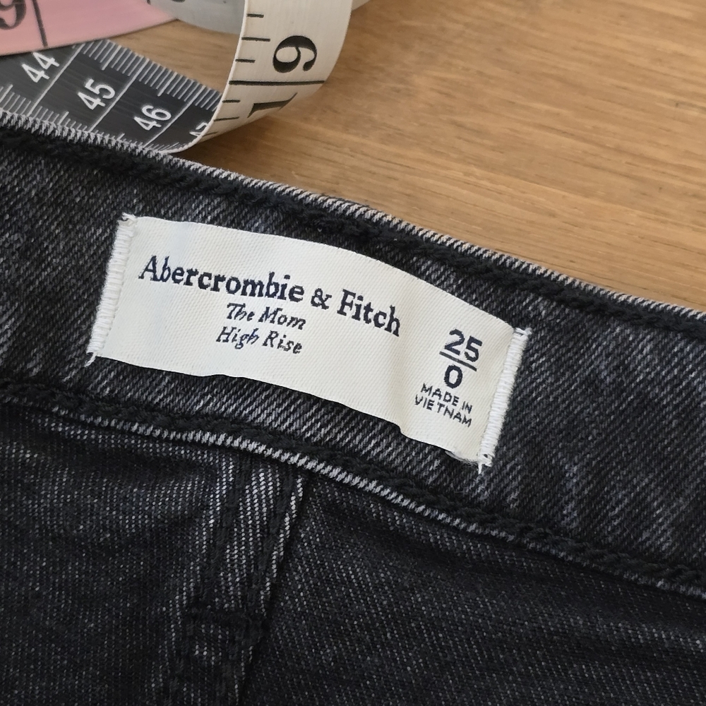Abercrombie & Fitch 25/0 The Mom High-Rise Black Jean 25/0 - Picture 5 of 12